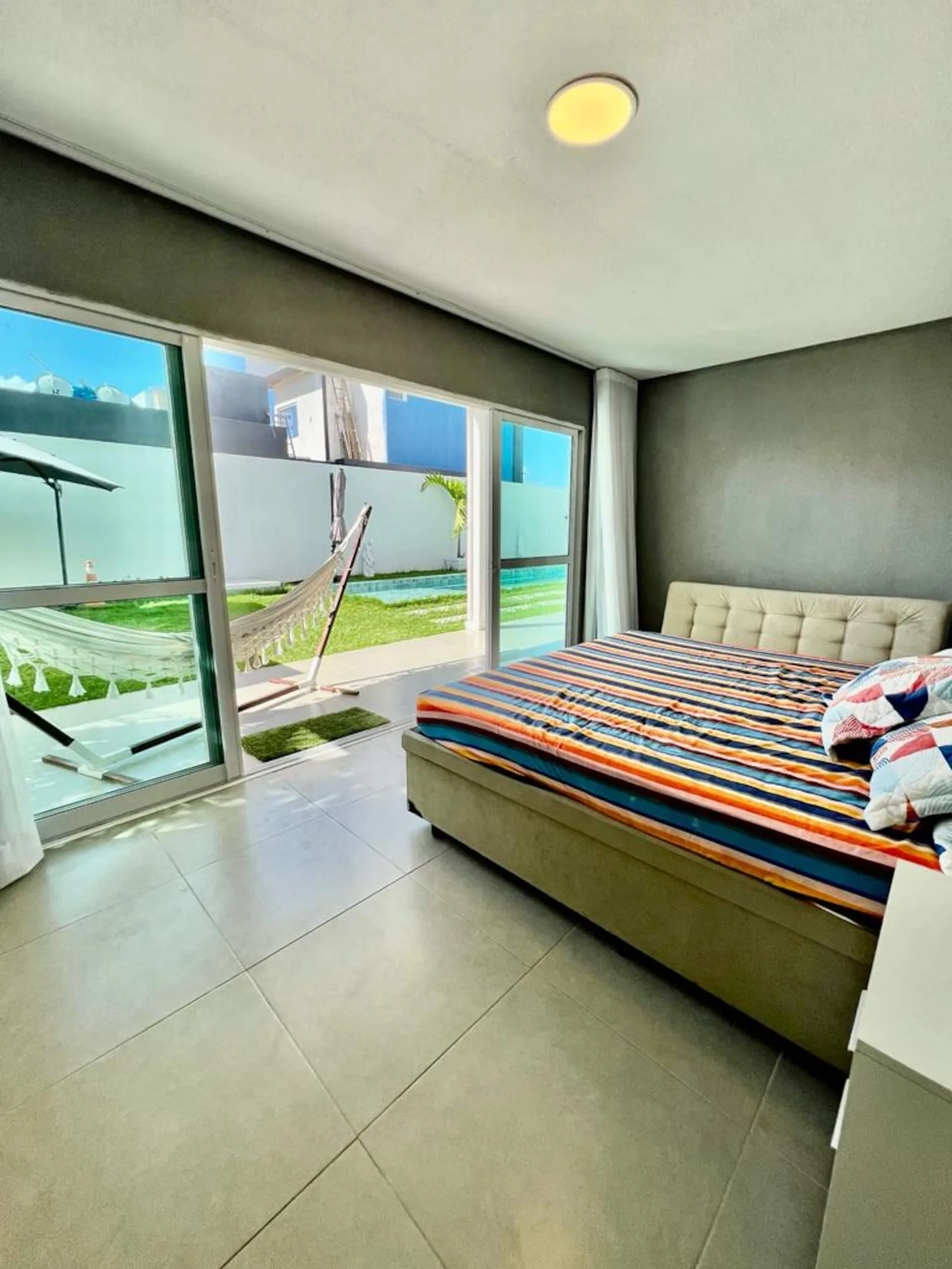 Suíte 3, com cama king e sofá-cama